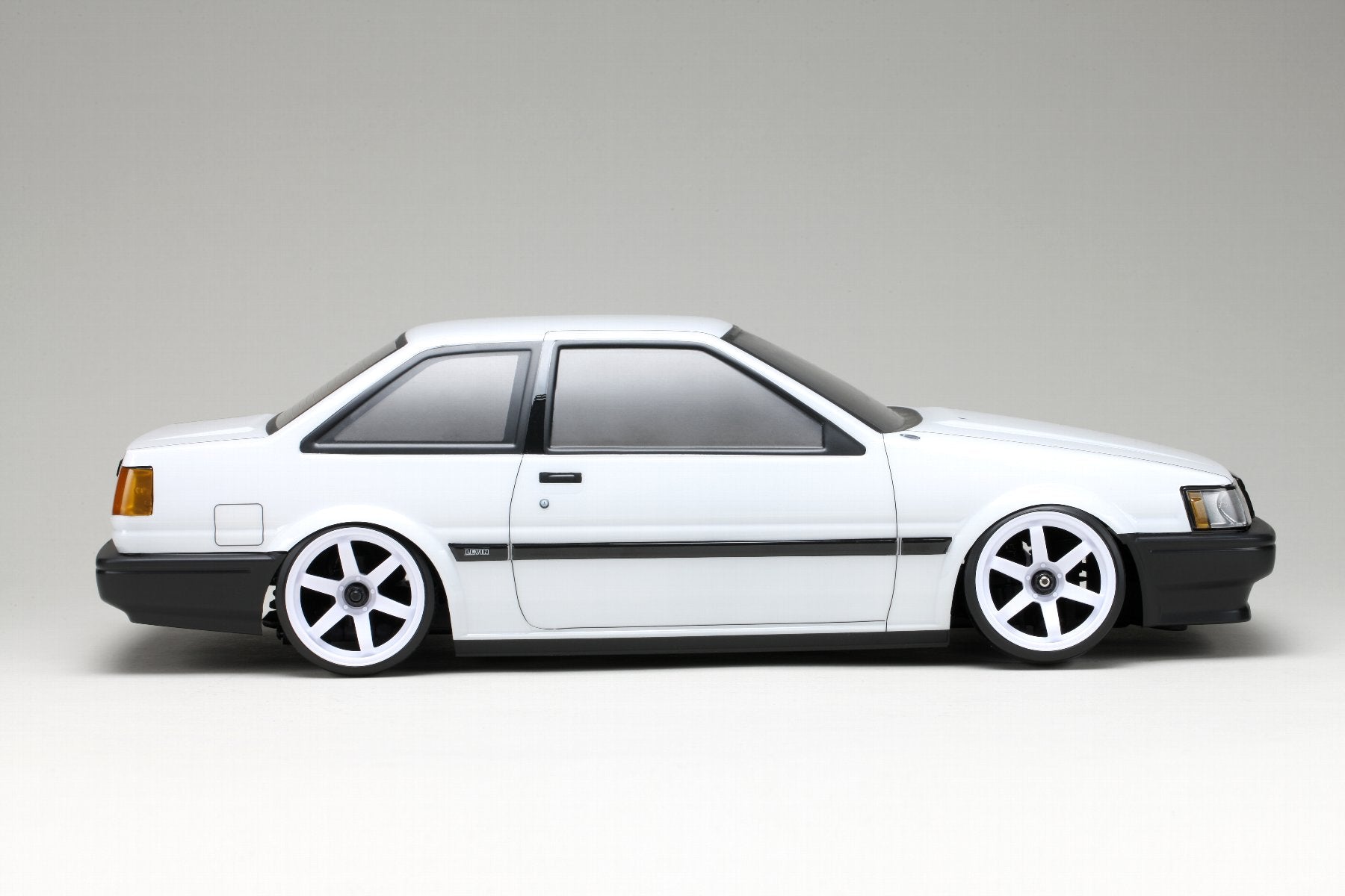 TOYOTA Corolla Levin (AE86) 2-Door Body Set