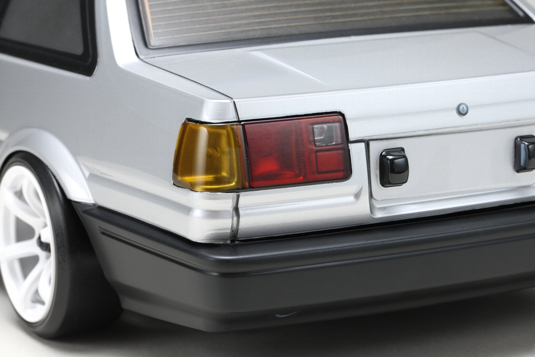 TOYOTA Sprinter Trueno (AE86) 2-Door Body Set