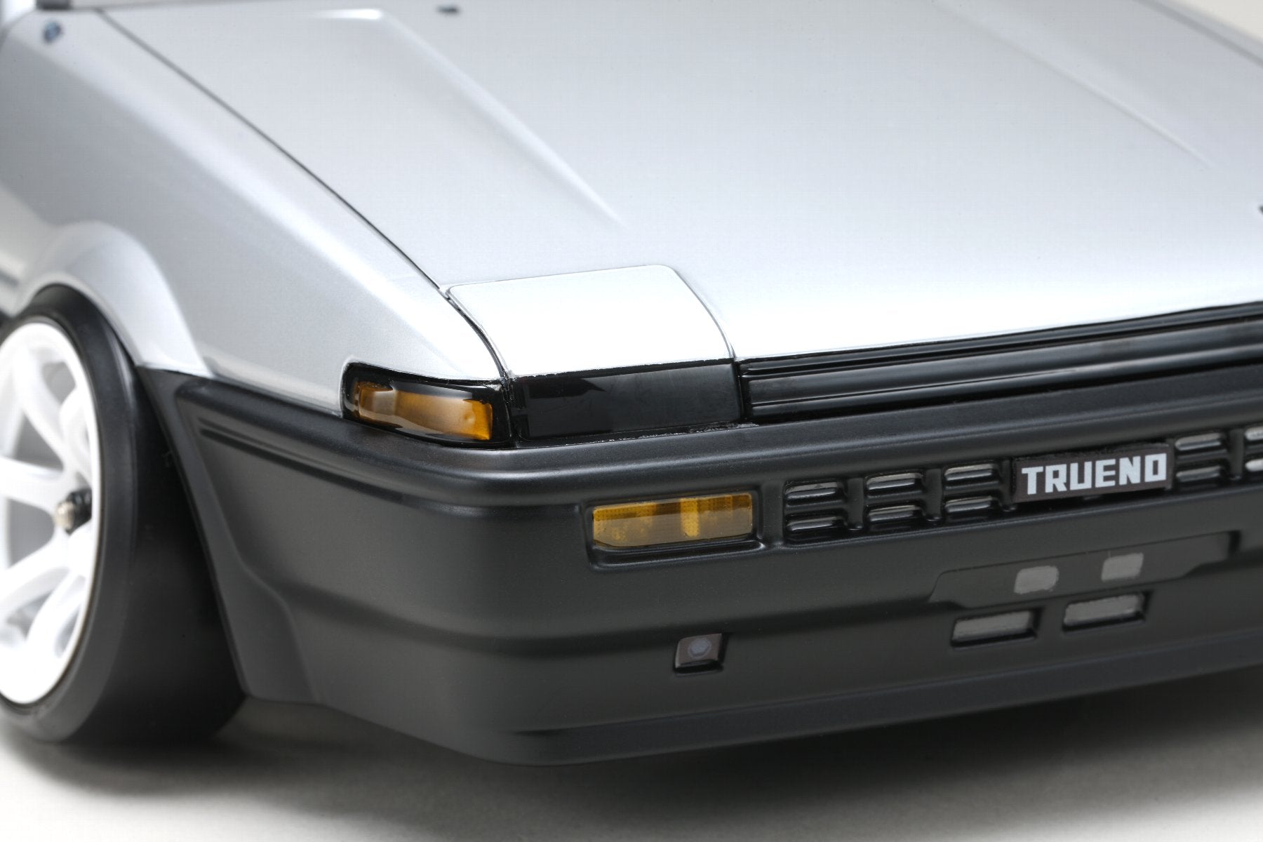 TOYOTA Sprinter Trueno (AE86) 2-Door Body Set